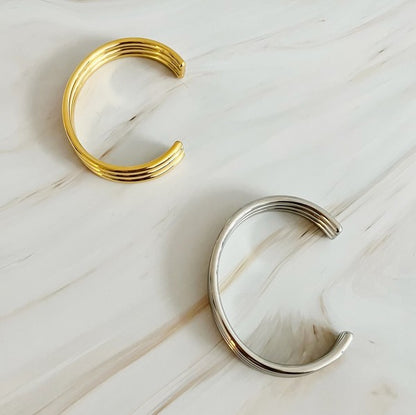 So Chic Open Bangle