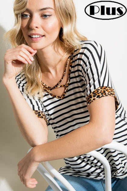 PLUS STRIPE ANIMAL V NECK LOOSE TOP