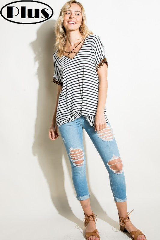 PLUS STRIPE ANIMAL V NECK LOOSE TOP