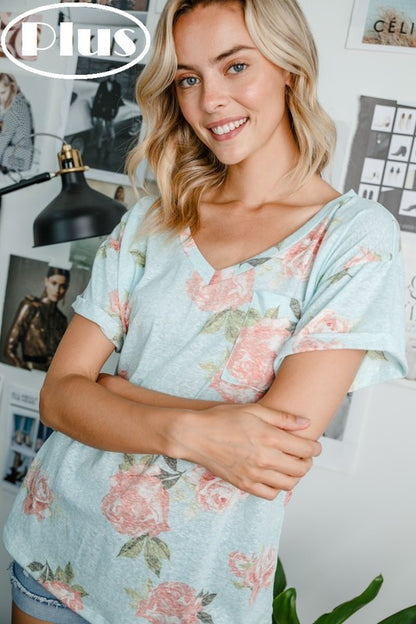 PLUS TRIBLEND FLORAL POCKET TOP