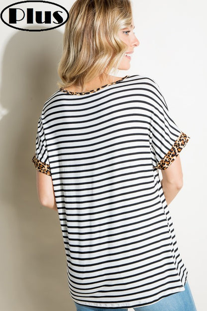 PLUS STRIPE ANIMAL V NECK LOOSE TOP